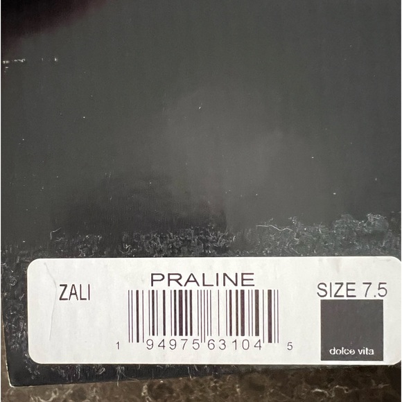 Dolce Vita boot shoe. Never been worn. Size 7.5 Chestnut suede - Picture 2 of 5